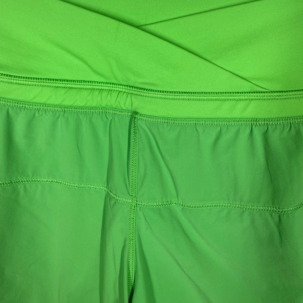 Lululemon Solid Green Crossover Front Shorts 8 - image 8